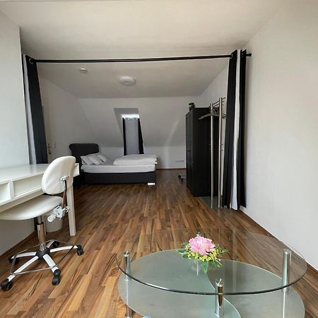 Geraeumige 3-Zimmer-Ferienwohnung Im Herzen Von Kassel Exterior photo
