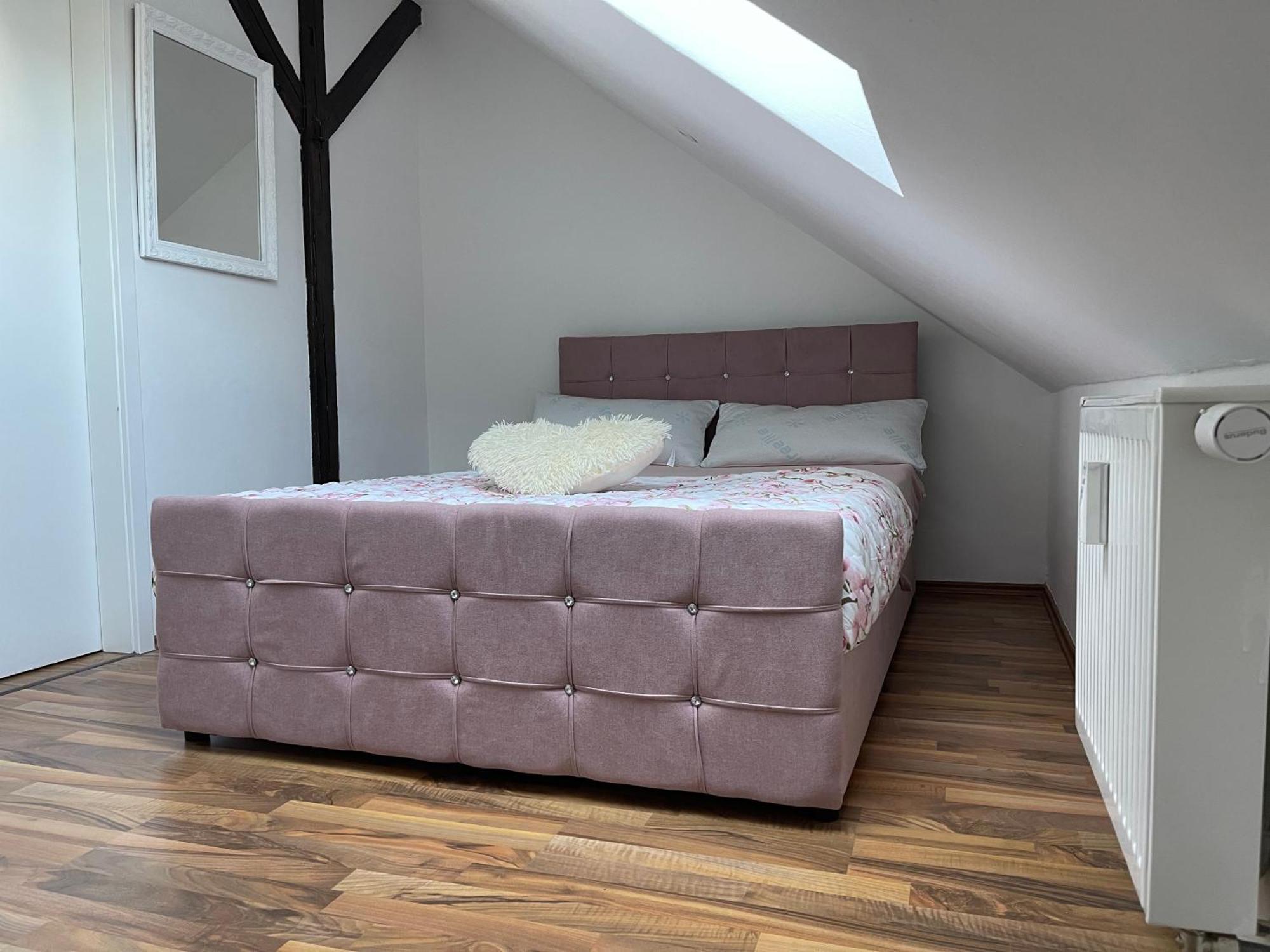 Geraeumige 3-Zimmer-Ferienwohnung Im Herzen Von Kassel Exterior photo