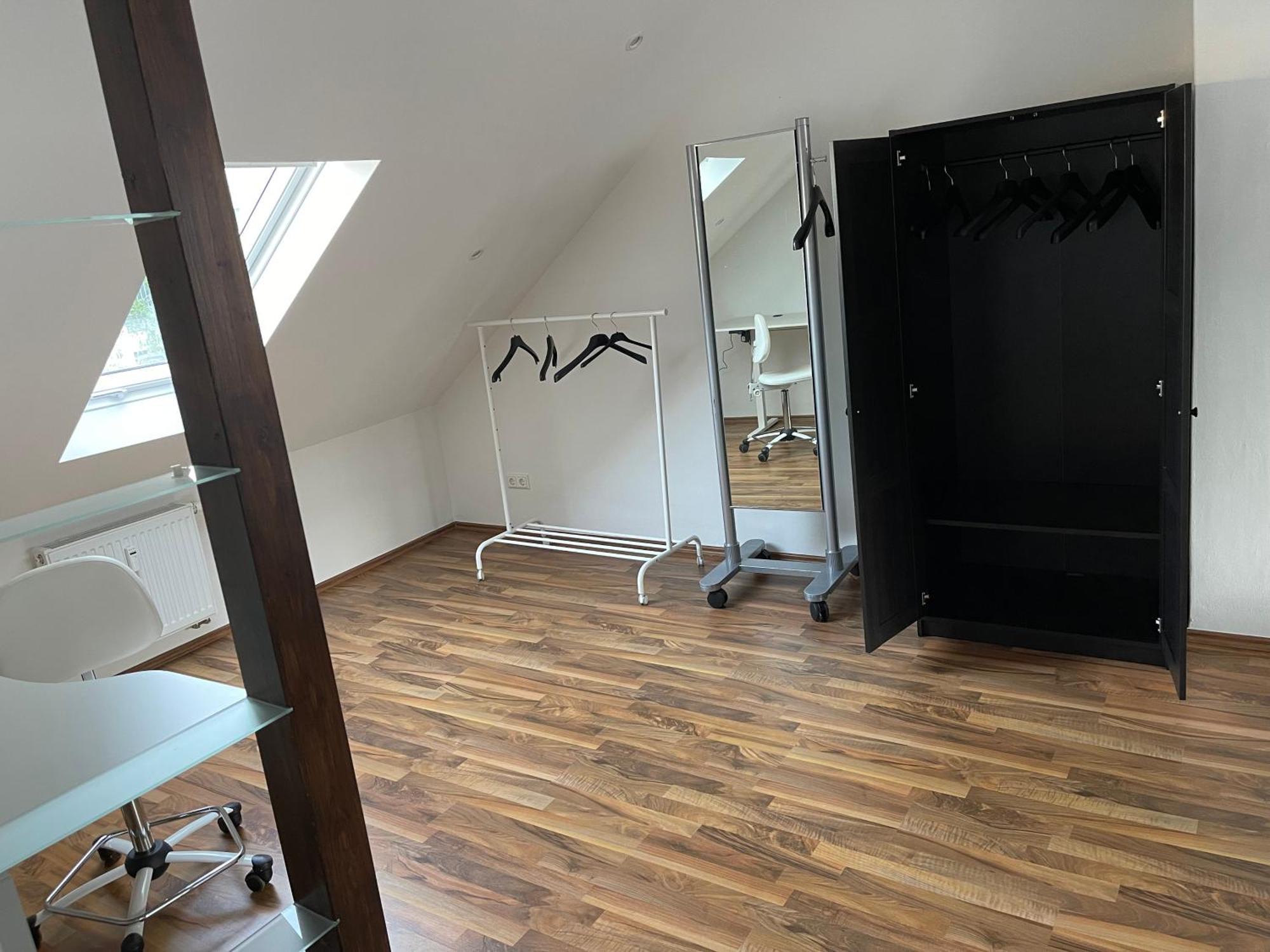 Geraeumige 3-Zimmer-Ferienwohnung Im Herzen Von Kassel Exterior photo
