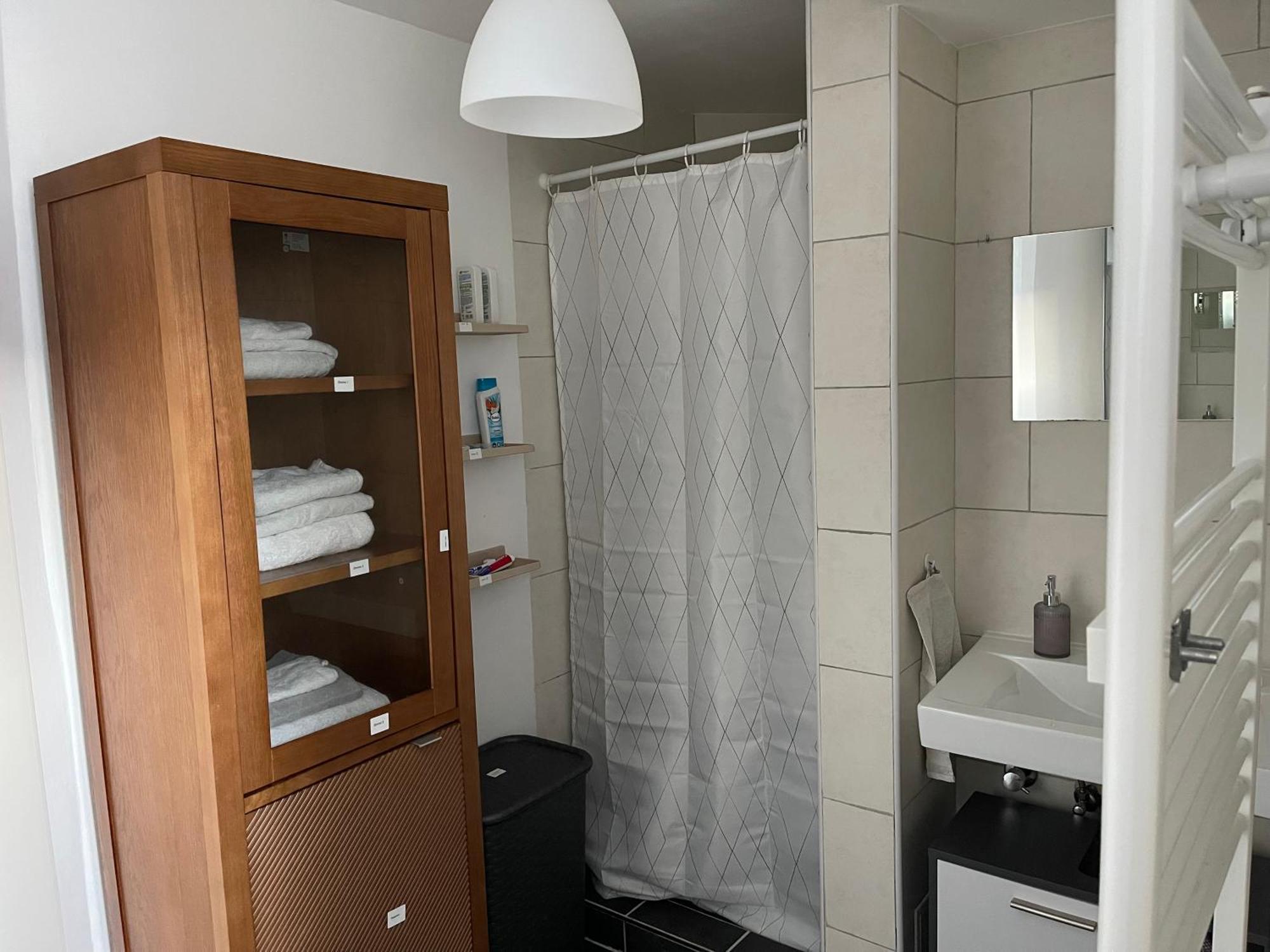 Geraeumige 3-Zimmer-Ferienwohnung Im Herzen Von Kassel Exterior photo