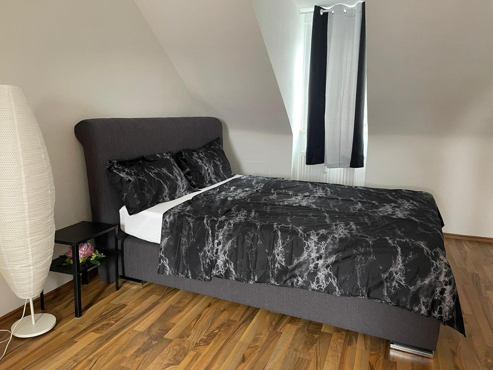 Geraeumige 3-Zimmer-Ferienwohnung Im Herzen Von Kassel Exterior photo