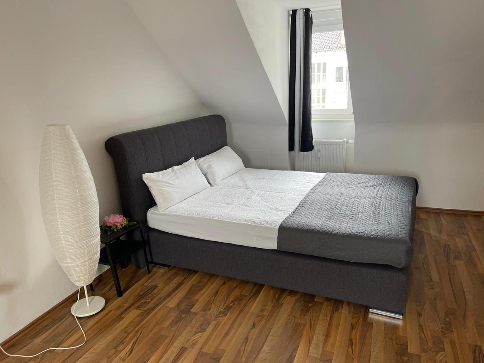 Geraeumige 3-Zimmer-Ferienwohnung Im Herzen Von Kassel Exterior photo