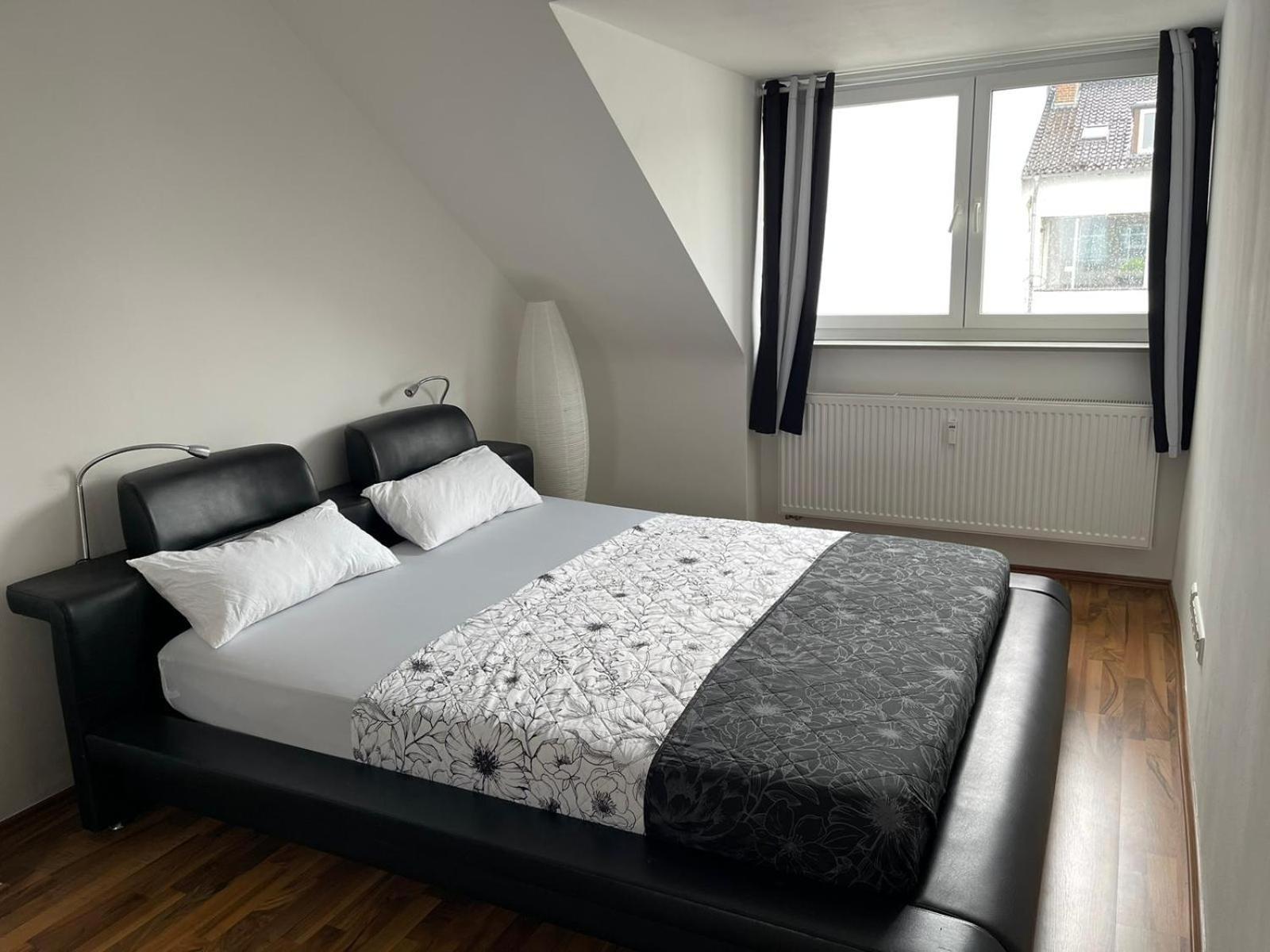 Geraeumige 3-Zimmer-Ferienwohnung Im Herzen Von Kassel Exterior photo