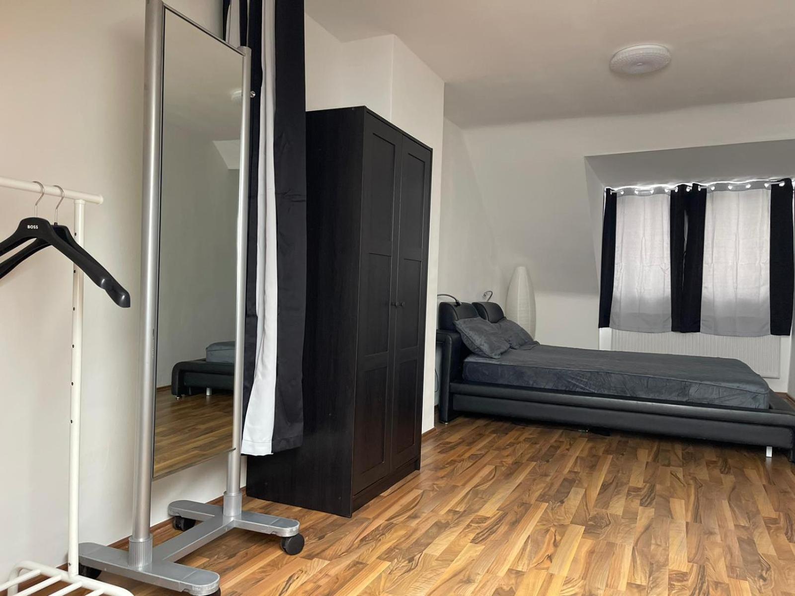 Geraeumige 3-Zimmer-Ferienwohnung Im Herzen Von Kassel Exterior photo