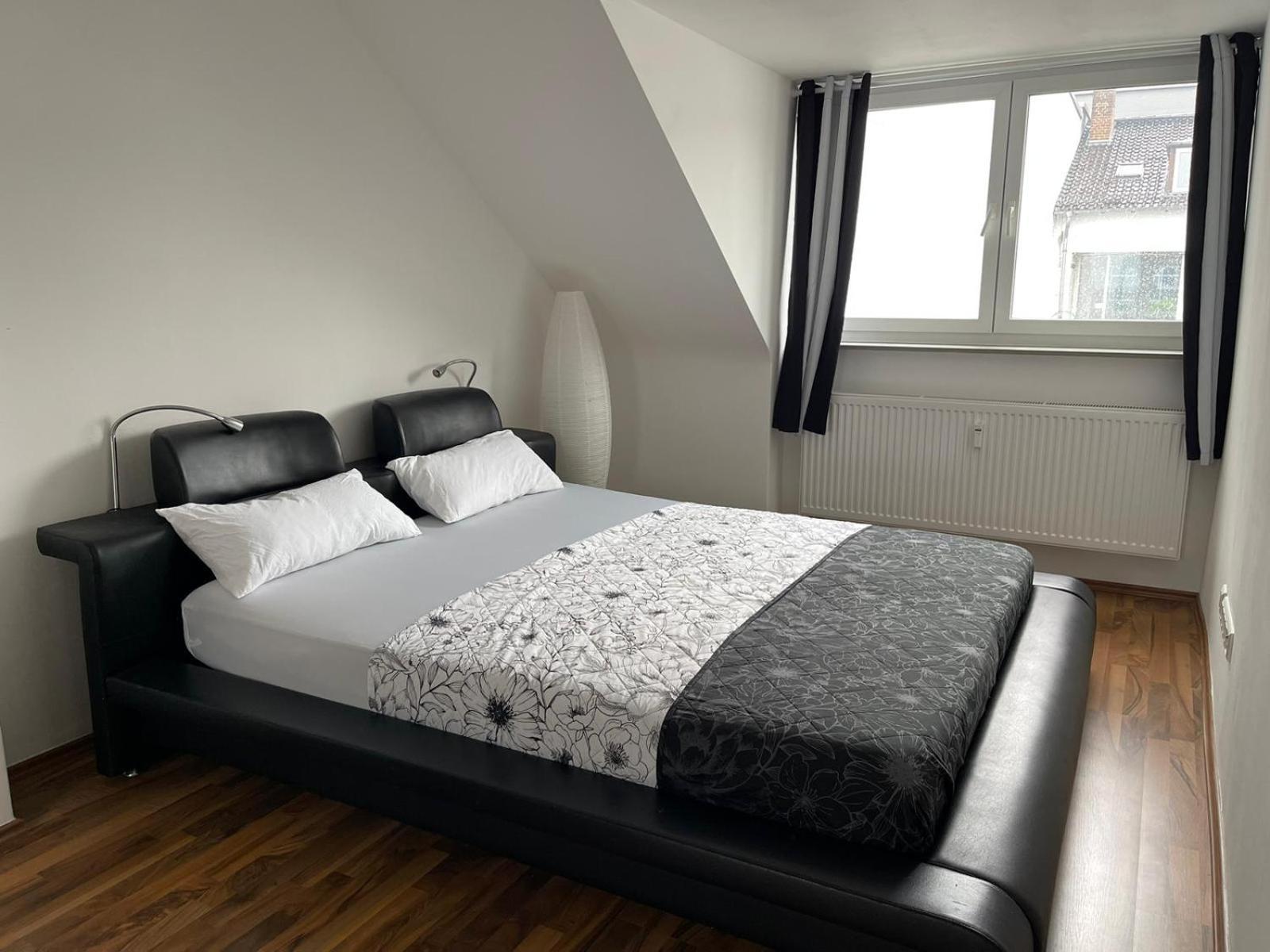 Geraeumige 3-Zimmer-Ferienwohnung Im Herzen Von Kassel Exterior photo