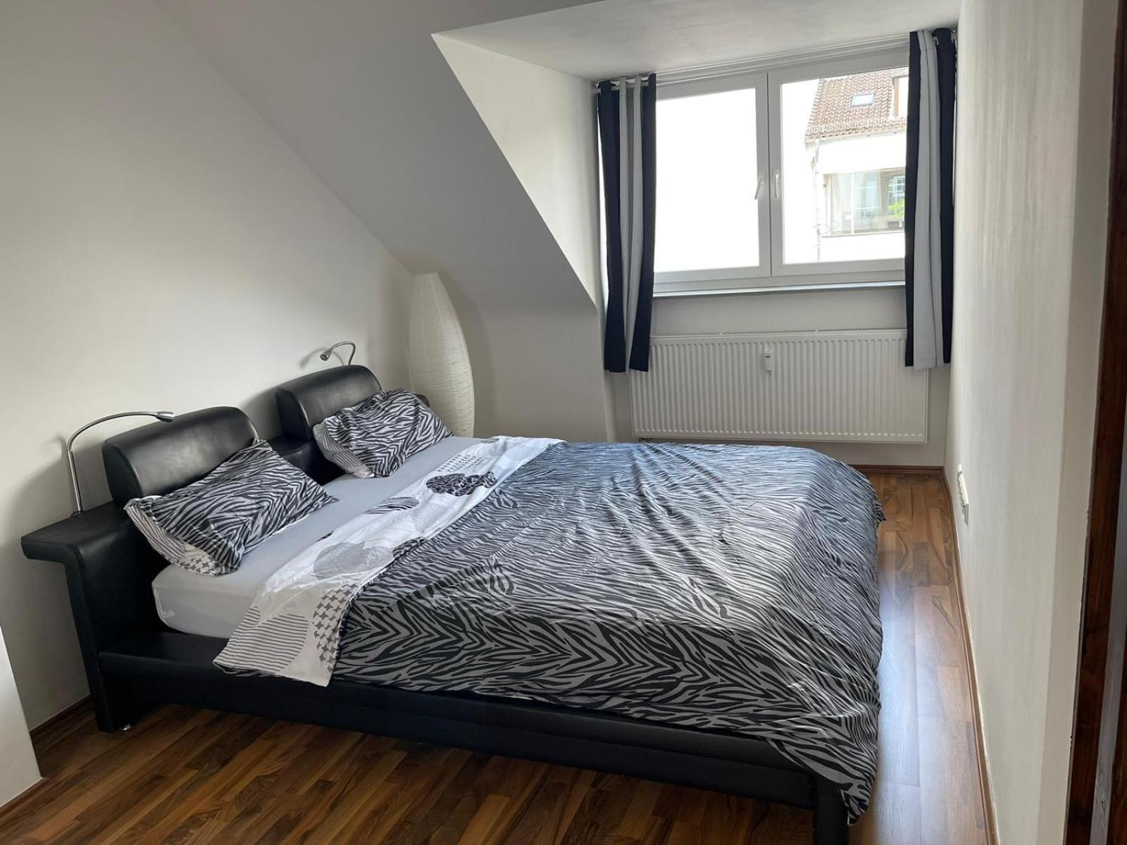 Geraeumige 3-Zimmer-Ferienwohnung Im Herzen Von Kassel Exterior photo