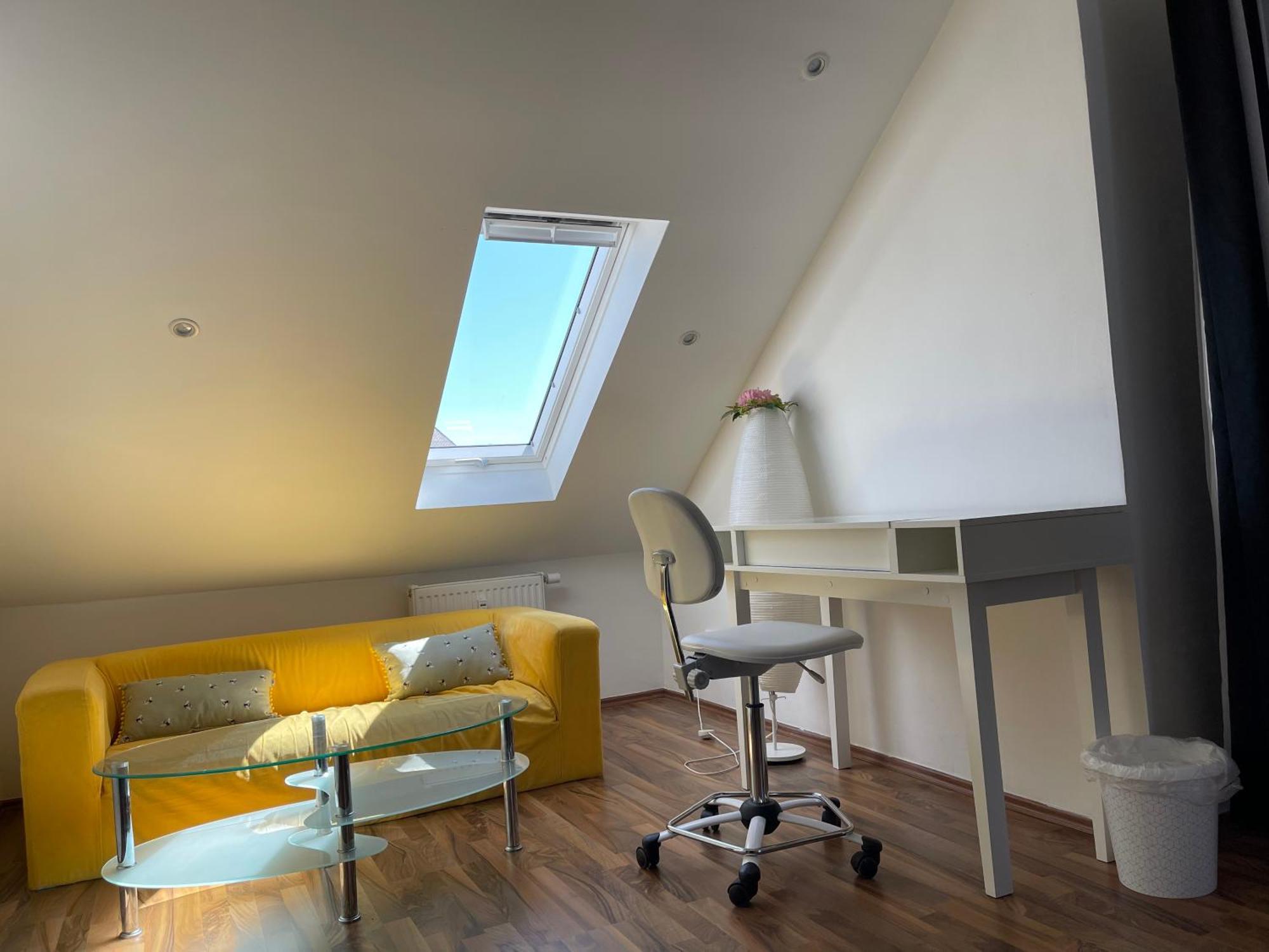 Geraeumige 3-Zimmer-Ferienwohnung Im Herzen Von Kassel Exterior photo