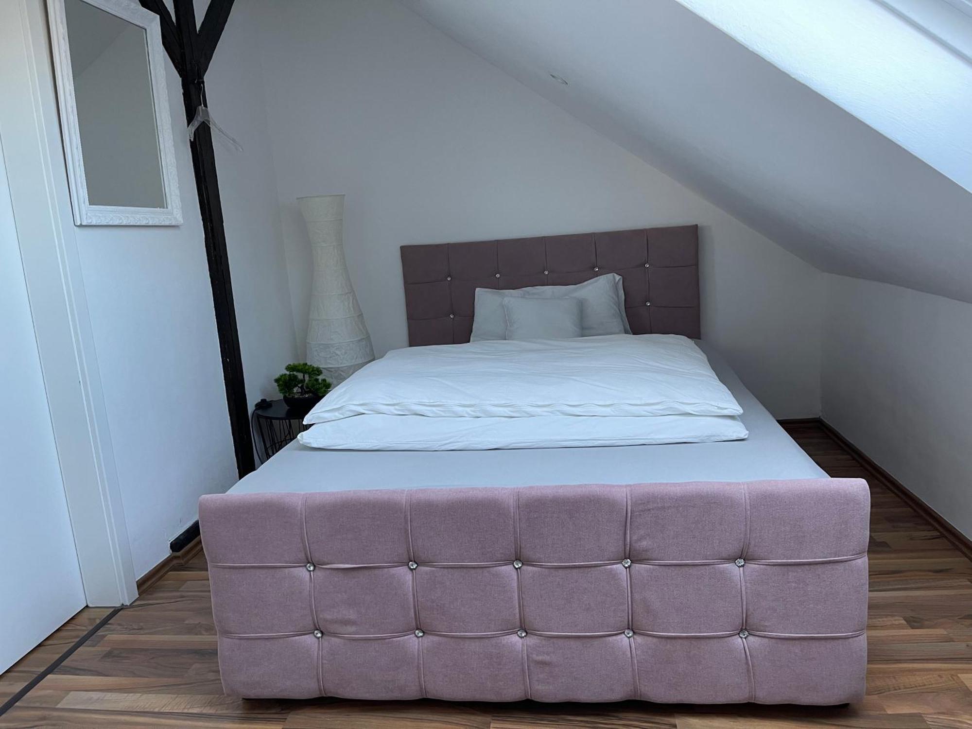 Geraeumige 3-Zimmer-Ferienwohnung Im Herzen Von Kassel Exterior photo
