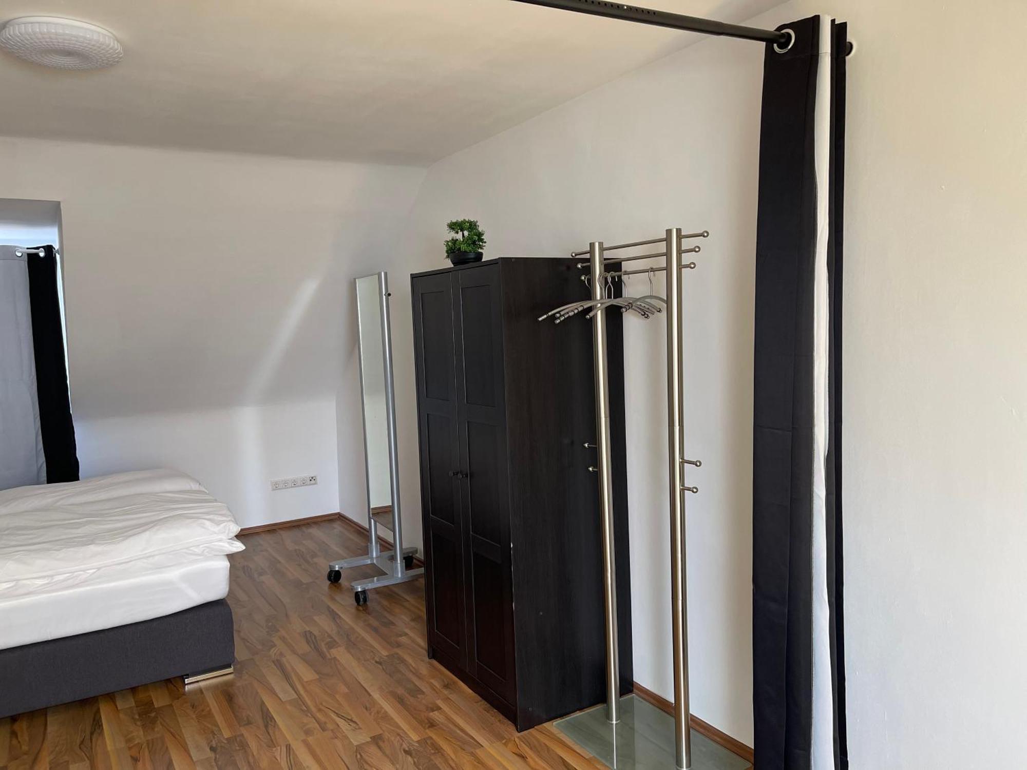 Geraeumige 3-Zimmer-Ferienwohnung Im Herzen Von Kassel Exterior photo