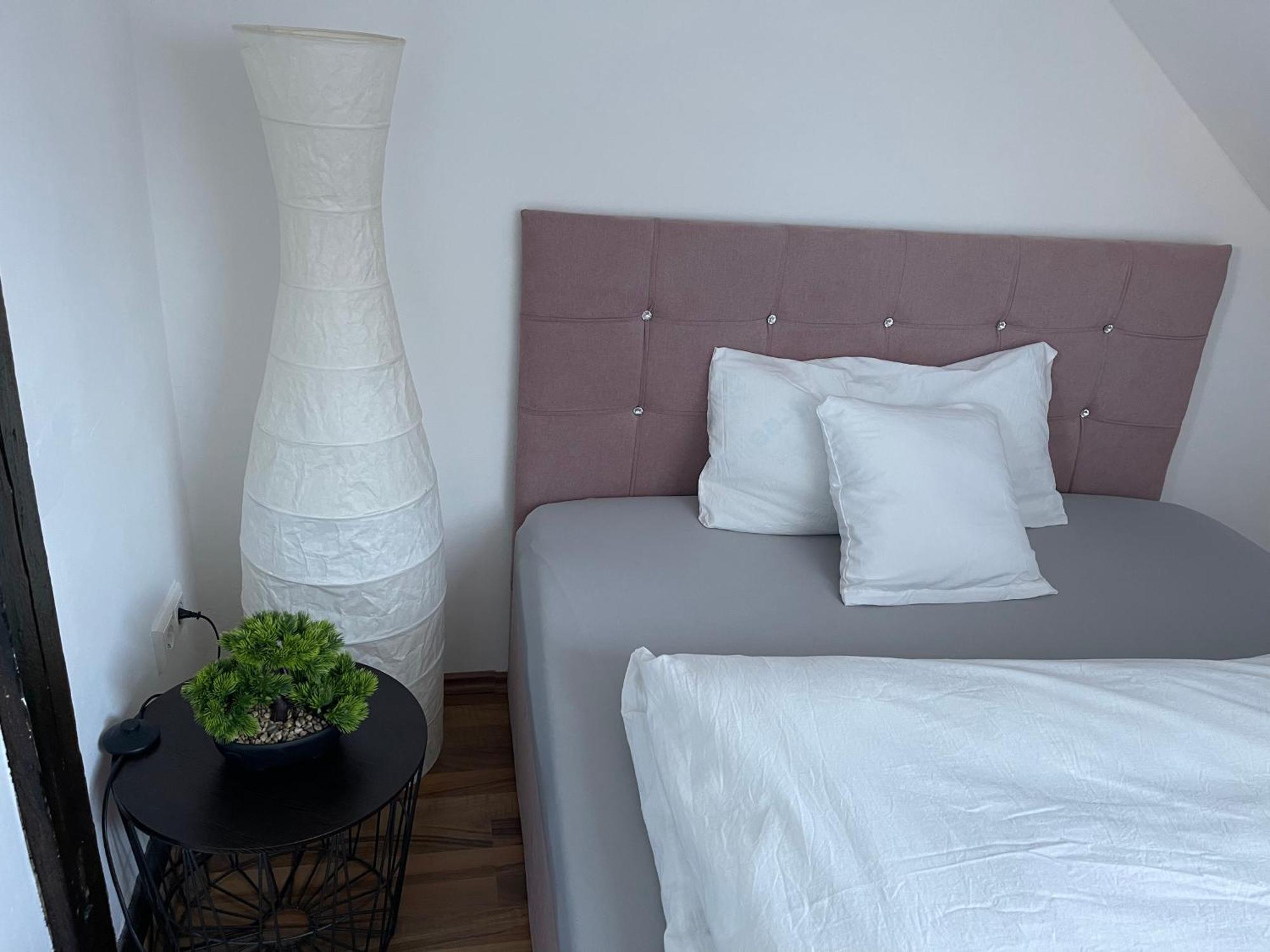 Geraeumige 3-Zimmer-Ferienwohnung Im Herzen Von Kassel Exterior photo