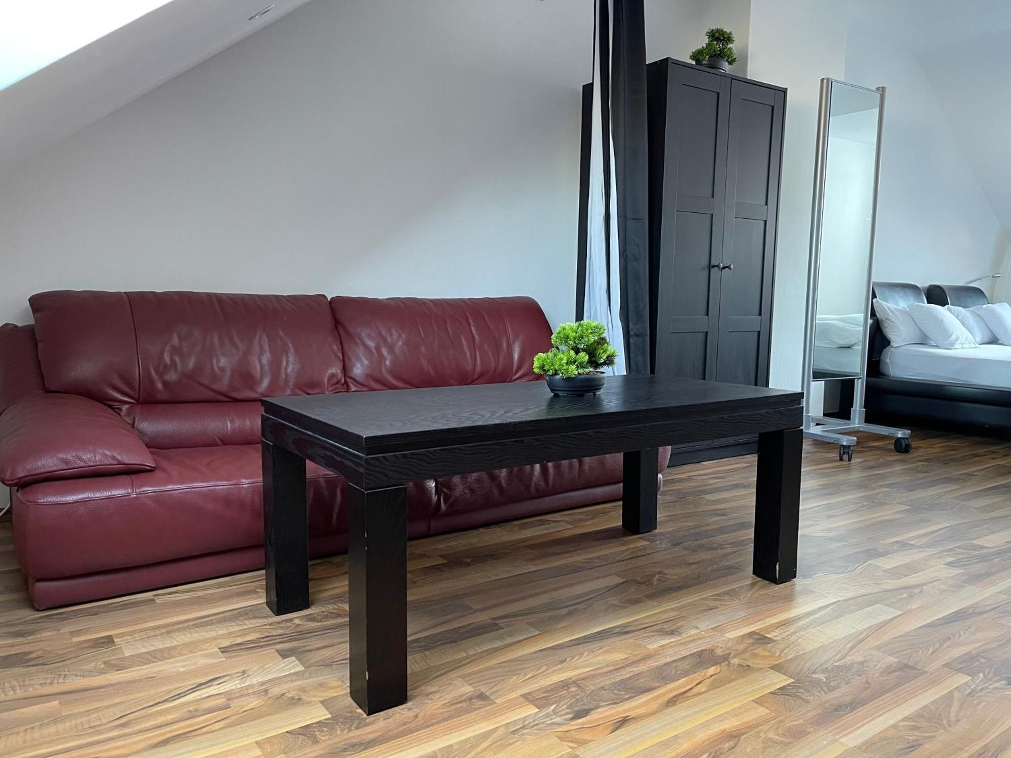 Geraeumige 3-Zimmer-Ferienwohnung Im Herzen Von Kassel Exterior photo